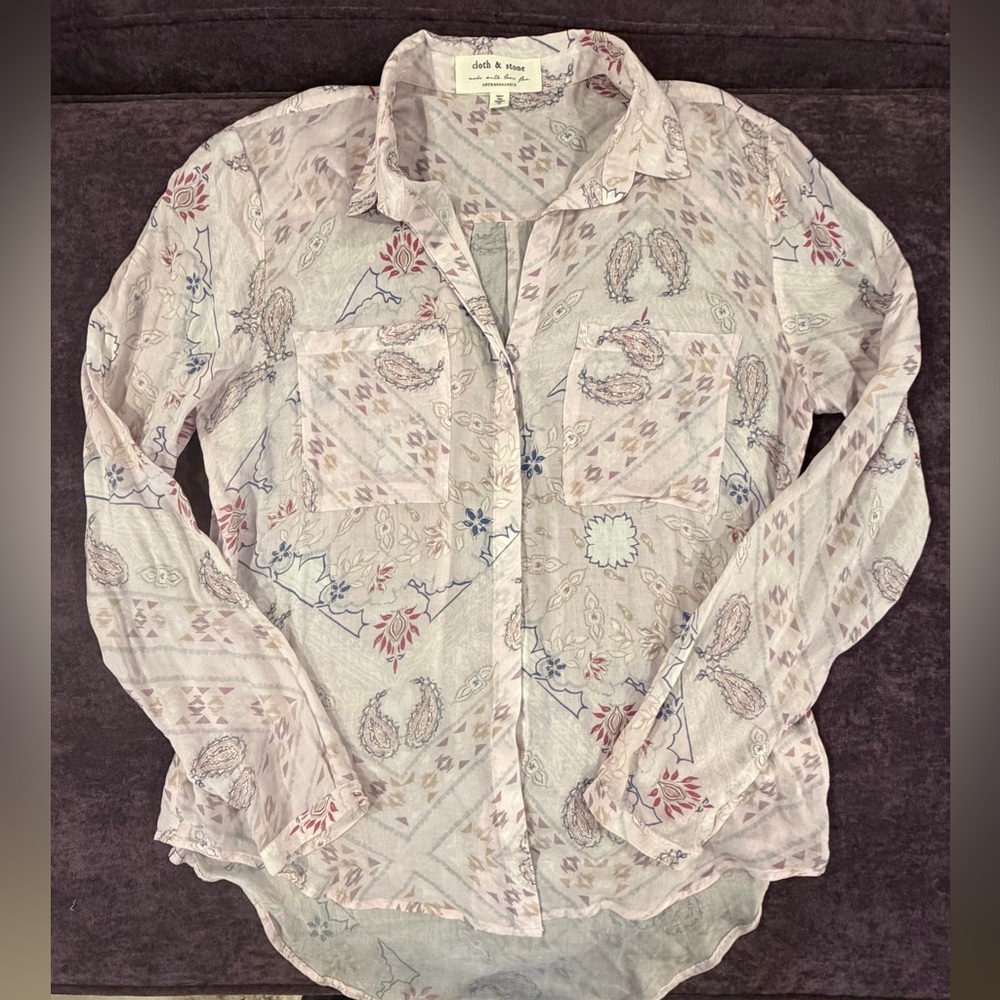 Anthropologie cloth & stone sheer light paisley button down shirt pink medium